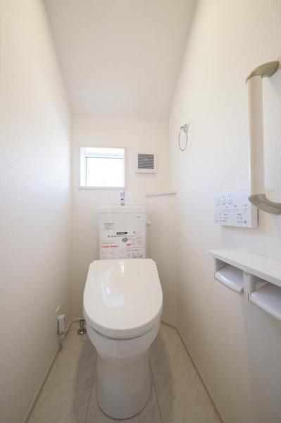 西東京市芝久保町4丁目　新築一戸建て トイレ