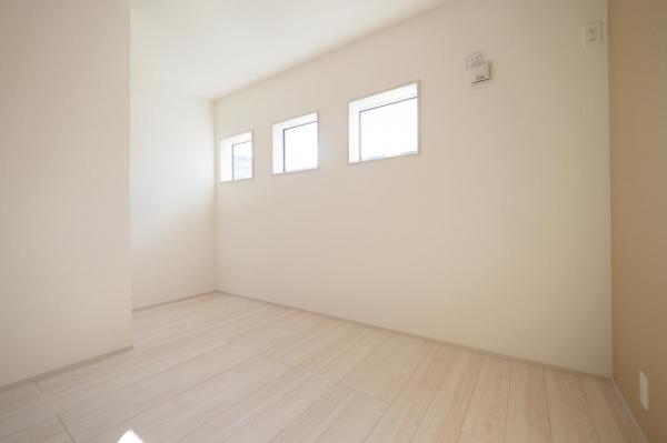 西東京市芝久保町4丁目　新築一戸建て 洋室