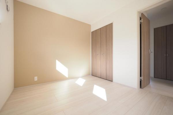 西東京市芝久保町4丁目　新築一戸建て 洋室