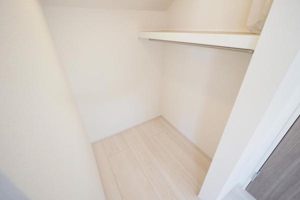 西東京市芝久保町4丁目　新築一戸建て ウォークインクローゼット