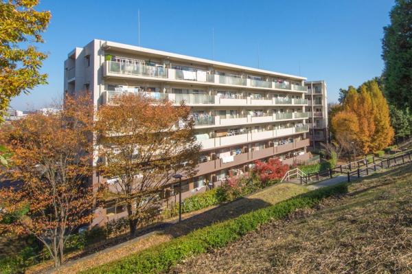 【住協だけのお預かり物件】レーベンリヴァーレ美杉台グローブヒルズ 外観写真