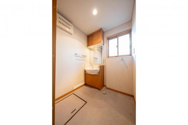 【売主物件】坂戸市にっさい花みず木6丁目　中古戸建 洗面化粧台