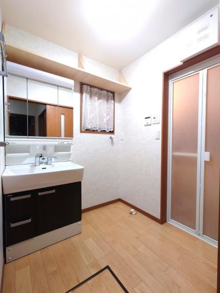 所沢市上安松　中古一戸建て 洗面化粧台