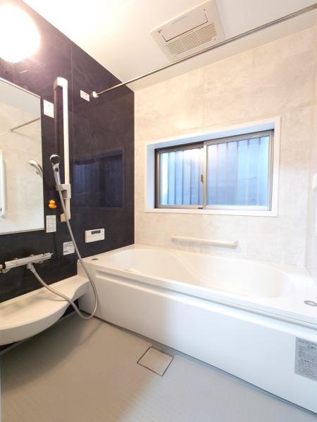 所沢市上安松　中古一戸建て 浴室