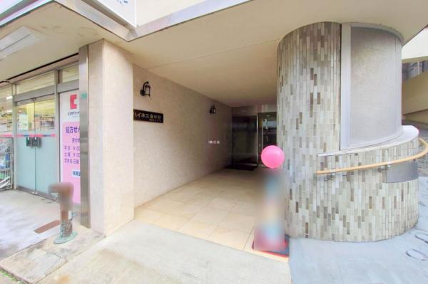 ハイネス東中野　6階 エントランス（外）