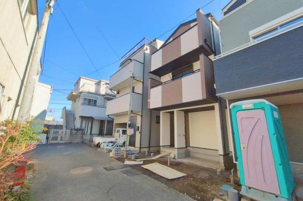 和光市諏訪　新築一戸建て 前面道路含む現地写真