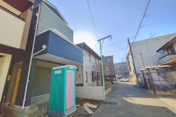 和光市諏訪　新築一戸建て 前面道路含む現地写真