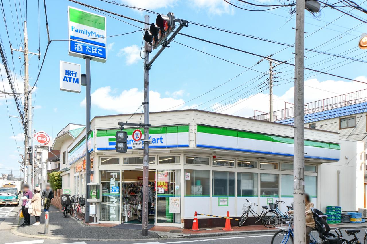ファミリーマート 東伏見駅前店