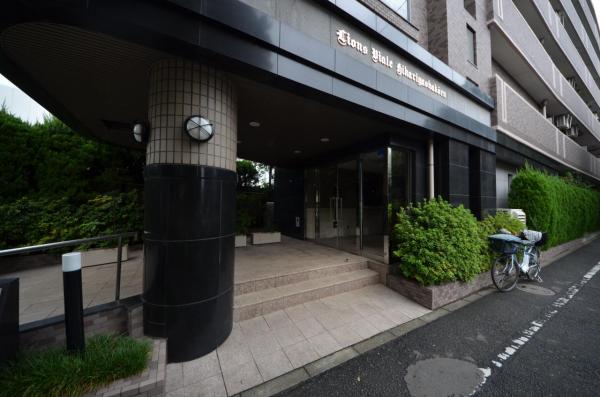 ライオンズヴィアーレ光が丘公園　1階 エントランス（外）