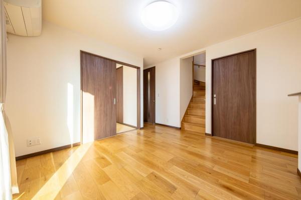 【売主物件】小平市花小金井3丁目　中古戸建 リビングダイニング