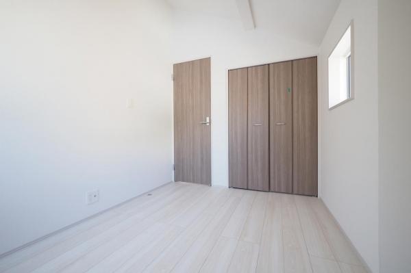 西東京市保谷町5丁目　新築一戸建て 洋室