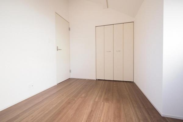 西東京市保谷町5丁目　新築一戸建て 洋室