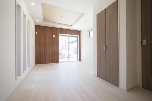 西東京市保谷町5丁目　新築一戸建て リビングダイニング