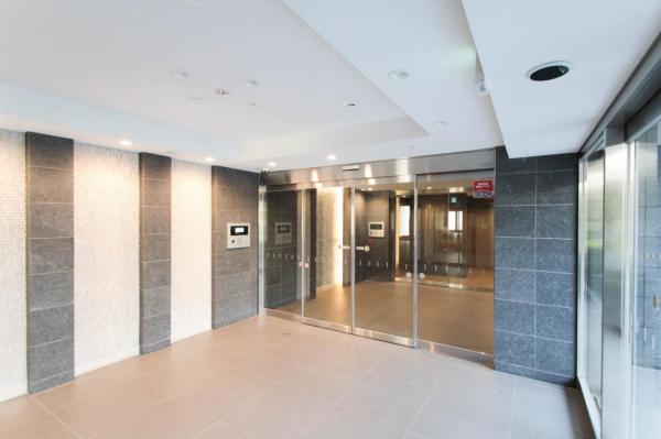 グローリオ高円寺　6階 エントランス（外）