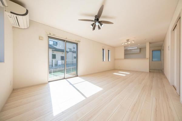 【売主物件】日高市上鹿山　中古戸建 リビングダイニング