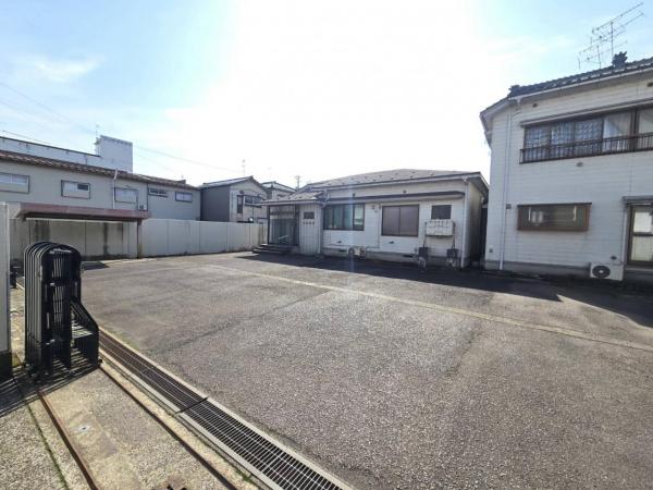 店舗付住宅 三条市本町1丁目 JR弥彦線北三条駅 1,998万円