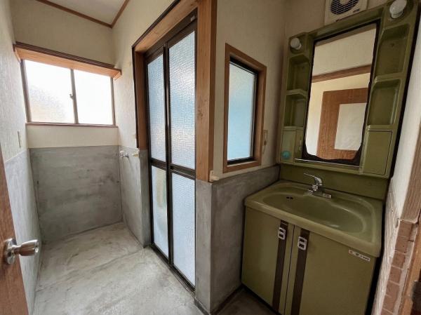 中古戸建 長岡市泉1丁目 JR信越本線北長岡駅 680万円