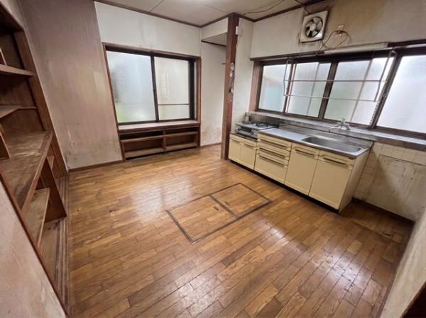 中古戸建 三条市西大崎１丁目 JR信越本線東三条駅 300万円