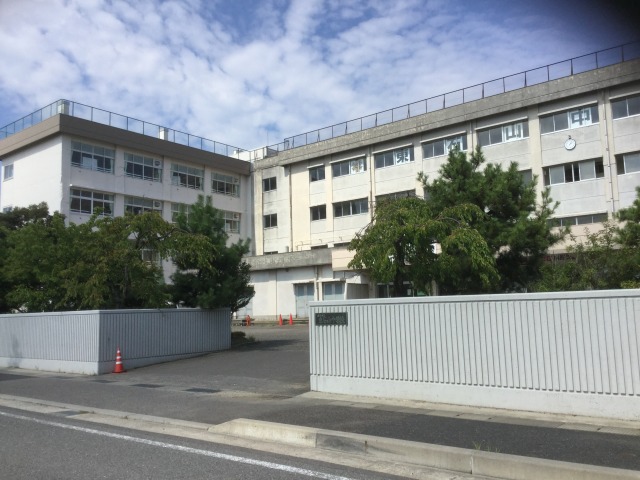 土地 新潟市東区粟山４丁目 JR信越本線越後石山駅 1,350万円
