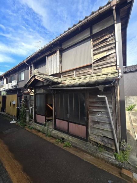 中古戸建 燕市秋葉町１丁目 JR弥彦線燕駅 150万円