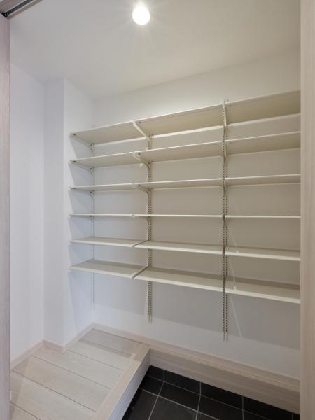 ローズプレイス交野私部Ⅲ 収納