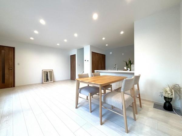 【京阪の家】ローズグランデ南11西17 リビングダイニング