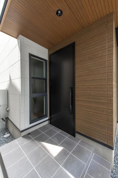 QUEAD星田北 玄関