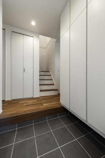 QUEAD星田北 玄関