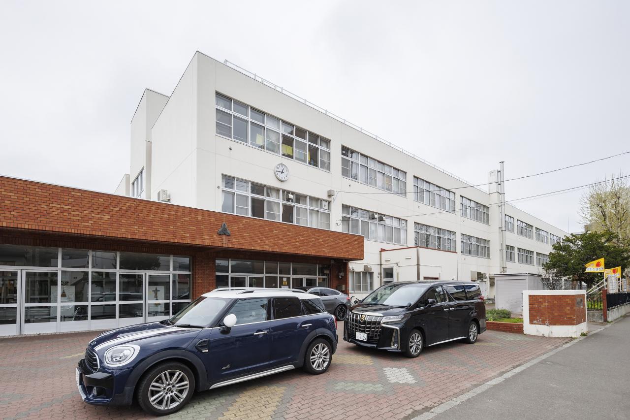 札幌市立宮の森小学校