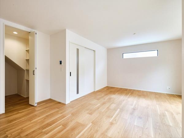 ローズプレイス京都藤森 リビングダイニング