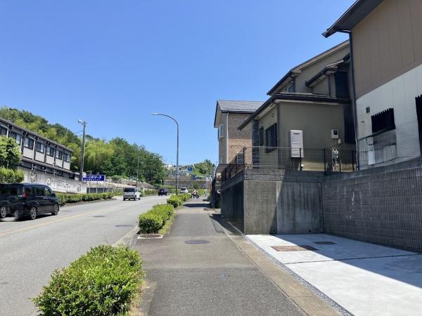 八王子市兵衛2丁目 前面道路含む現地写真
