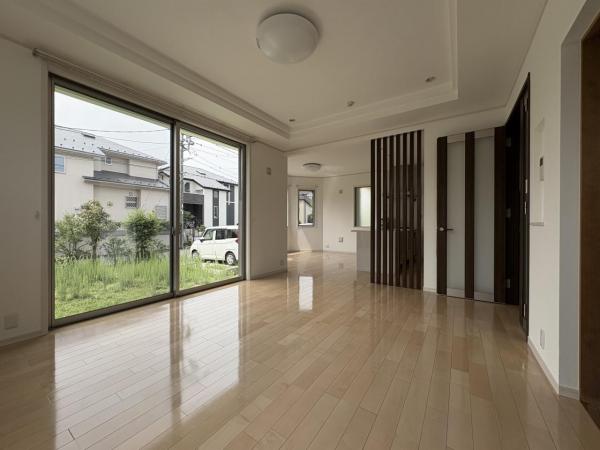 八王子市七国4丁目中古戸建 リビング