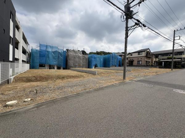 八王子市兵衛2丁目　宅地分譲 前面道路含む現地写真