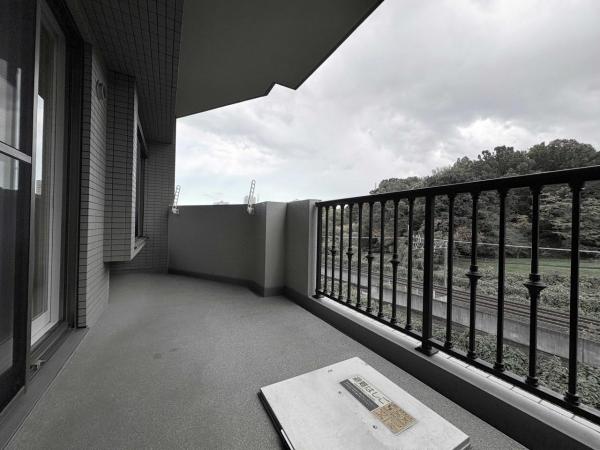 ドミナス多摩・南大沢 バルコニー