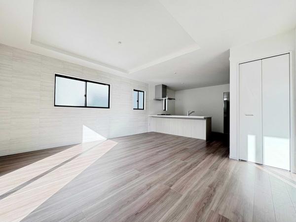 八王子市兵衛２丁目　新築戸建 リビングダイニング