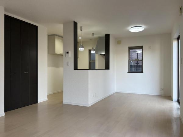 八王子市片倉町2899-12　戸建 リビングダイニング