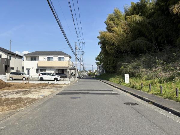 八王子市兵衛2丁目　新築戸建 前面道路含む現地写真