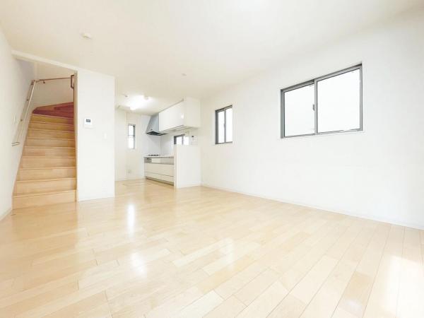 葛飾区青戸7丁目 中古戸建 リビング
