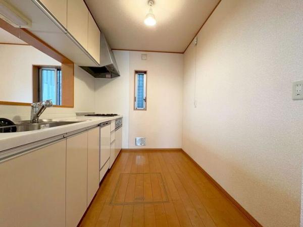 小平市天神町1丁目の戸建 キッチン