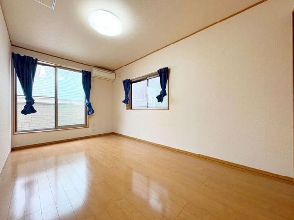 小平市天神町1丁目の戸建 洋室