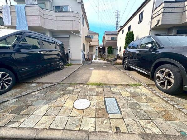 国分寺市光町3丁目の戸建 駐車場