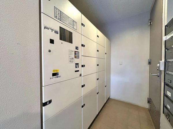 ヴィラージュ・ヴェール七番館 宅配ボックス