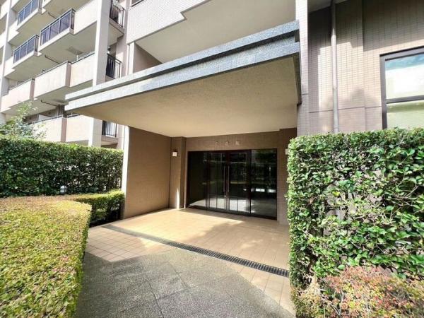 ヴィラージュ・ヴェール七番館 エントランス（外）