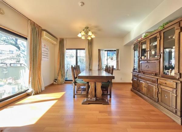 ヴィラージュ・ヴェール七番館 リビング