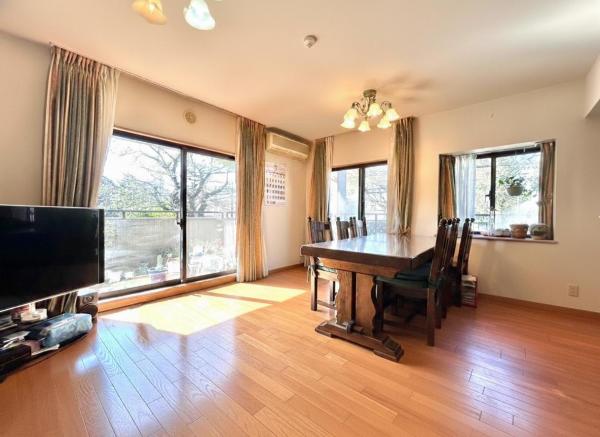 ヴィラージュ・ヴェール七番館 リビング