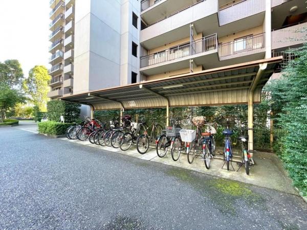 ヴィラージュ・ヴェール七番館 駐輪場