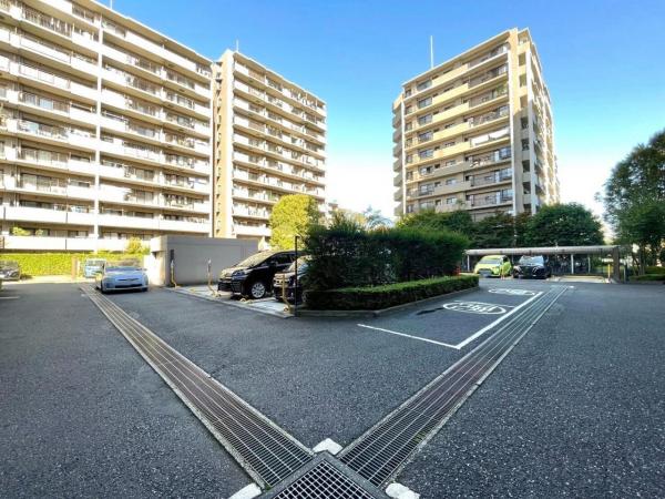 ヴィラージュ・ヴェール七番館 駐車場