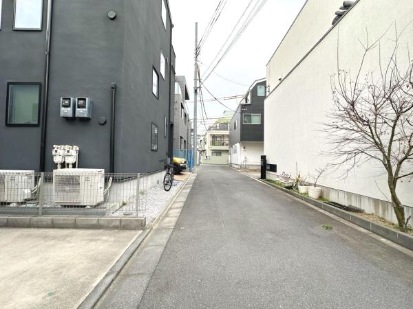 豊島区長崎3丁目　中古戸建 前面道路含む現地写真