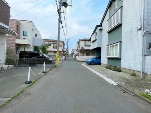 小平市仲町の戸建 前面道路含む現地写真