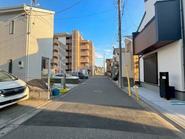 小平市小川東町5丁目の新築戸建　ラスト1棟 前面道路含む現地写真